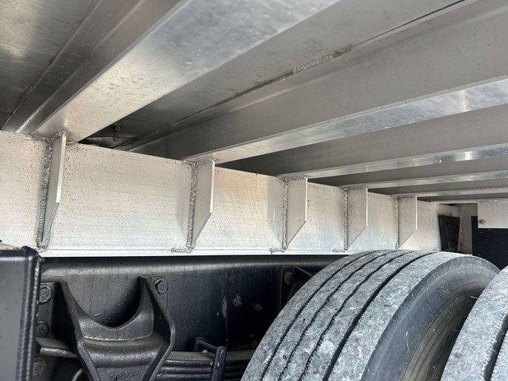 2009-international-durastar-4400-image-17