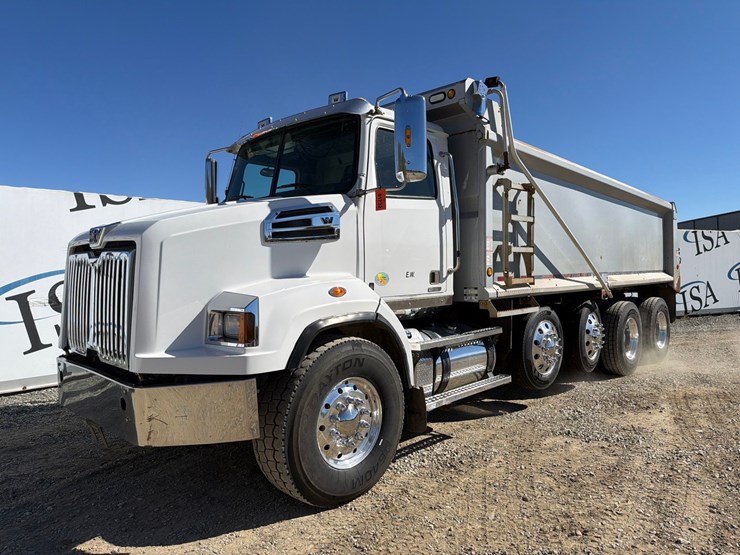 2018-western-star-4700-image-1