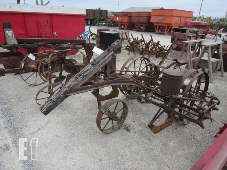 john-deere-planter-image-3
