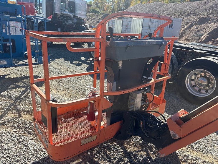 2013-jlg-m600jp-image-36