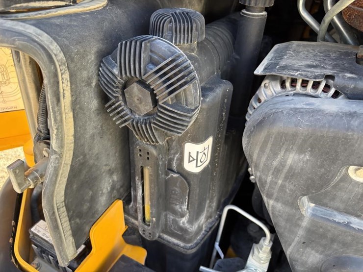2021-jcb-3ts-8t-image-37