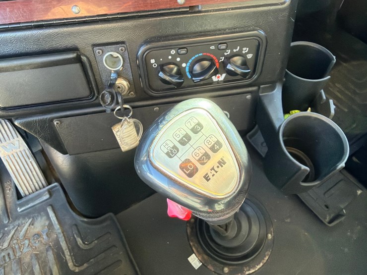 2018-western-star-4700-image-71