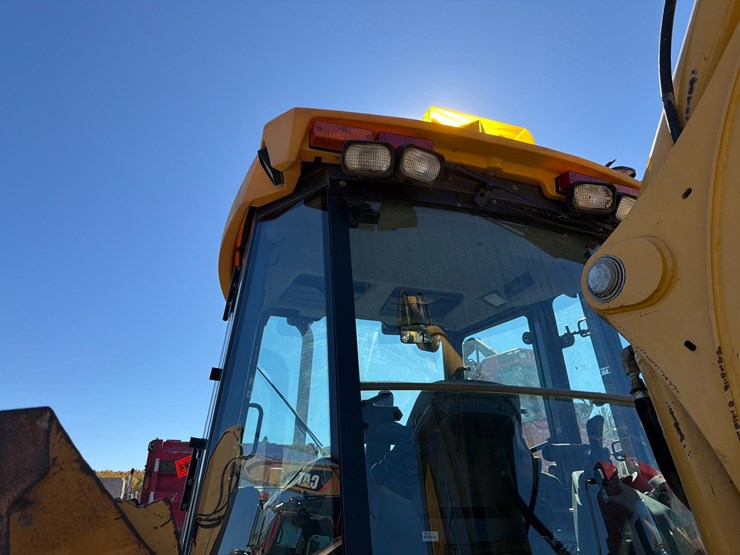 2005-deere-310sg-image-31