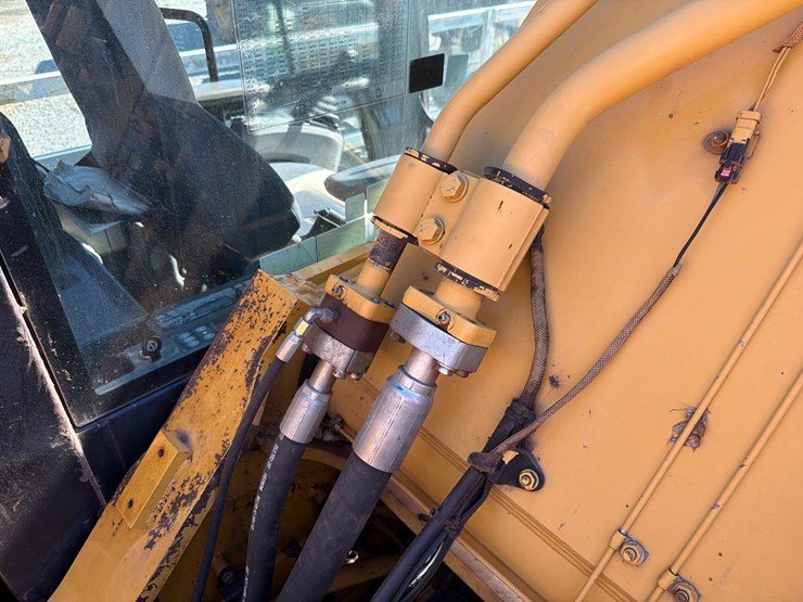 2013-caterpillar-c9-image-43
