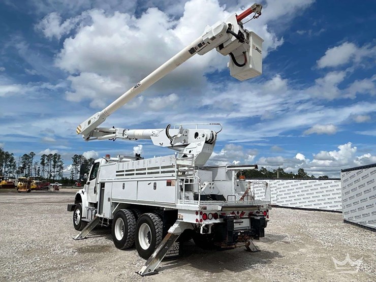 2015-freightliner-m2-106-image-4