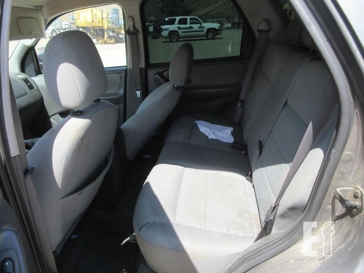 2005-ford-escape-xlt-image-10