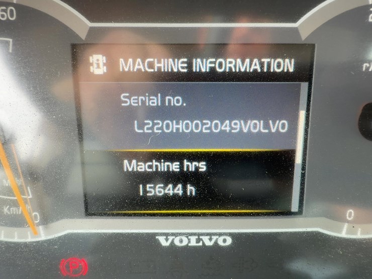 2015-volvo-l220h-image-32