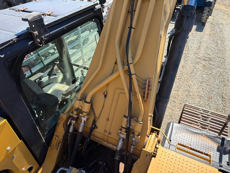 2013-caterpillar-c9-image-40