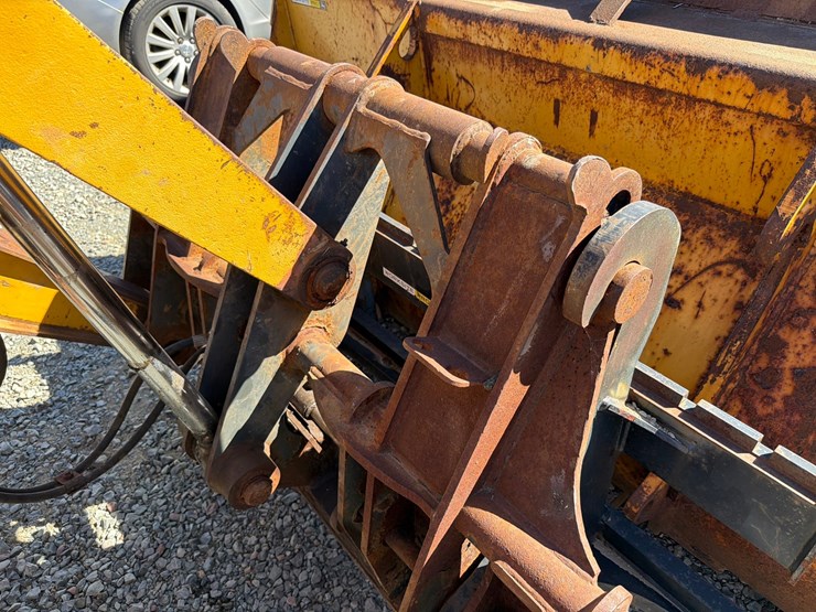 2005-deere-310sg-image-46