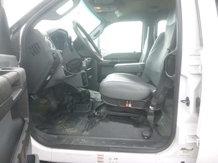 2016-ford-f650-xlt-image-12