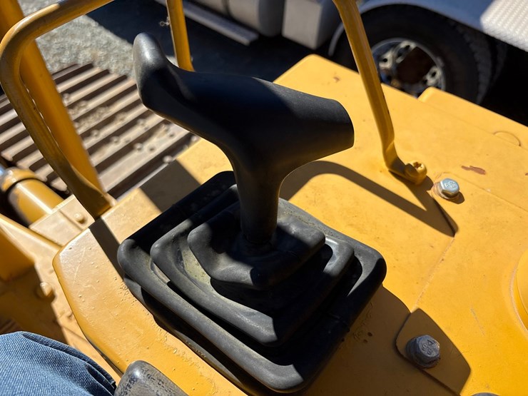 caterpillar-d5m-lgp-image-56