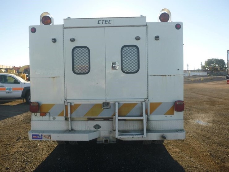 2005-ford-f450-image-7