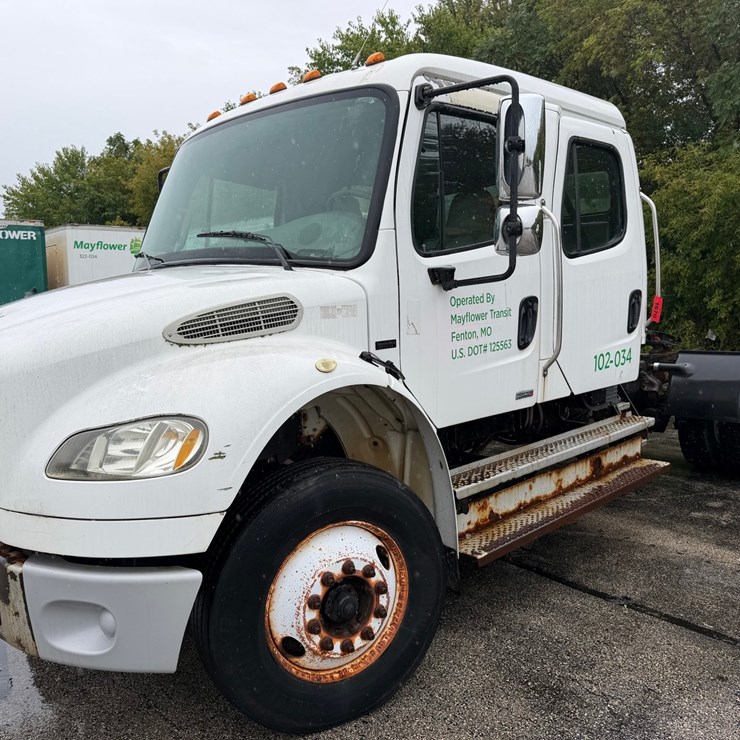 2006 FREIGHTLINER M2 106
