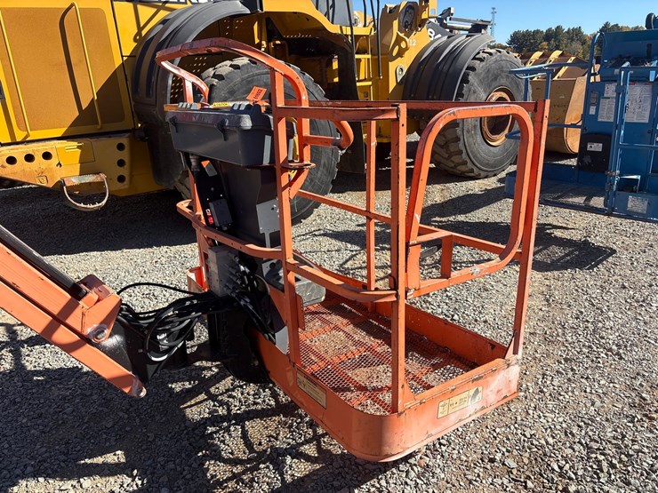 2013-jlg-m600jp-image-39