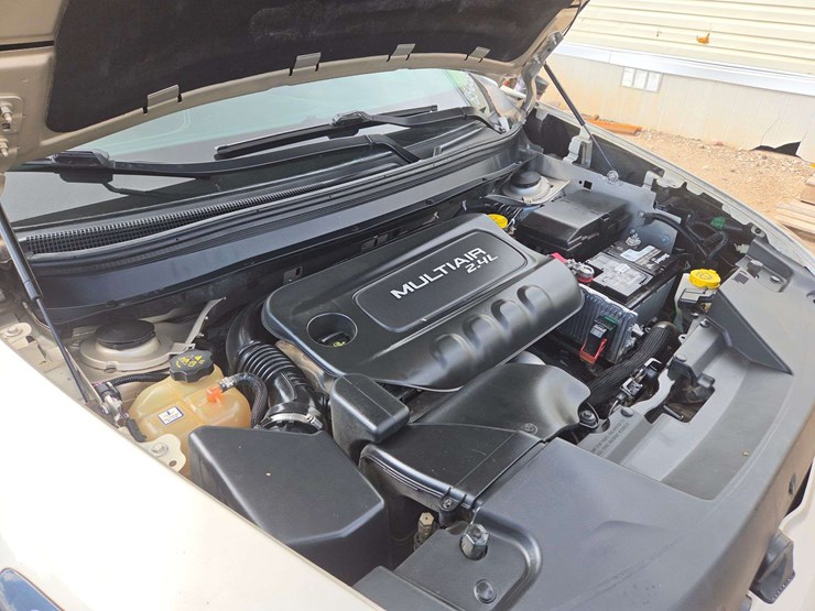 2015-jeep-cherokee-image-17