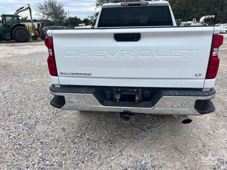2022-chevrolet-silverado-2500-image-19