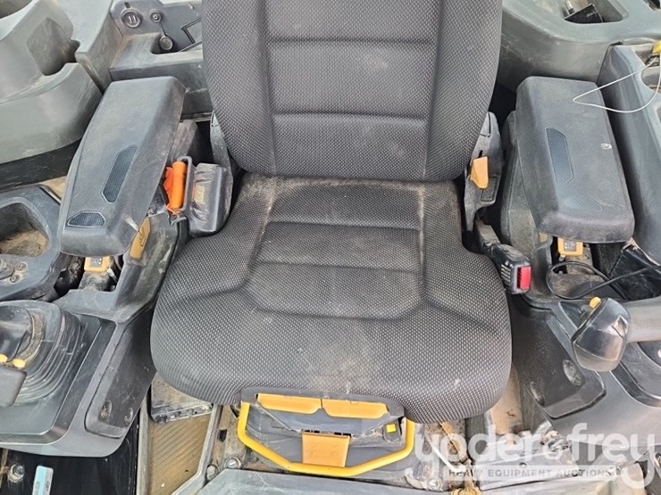2021-caterpillar-d5-lgp-image-54