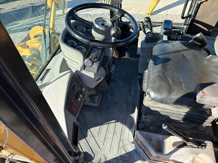 caterpillar-938g-image-52