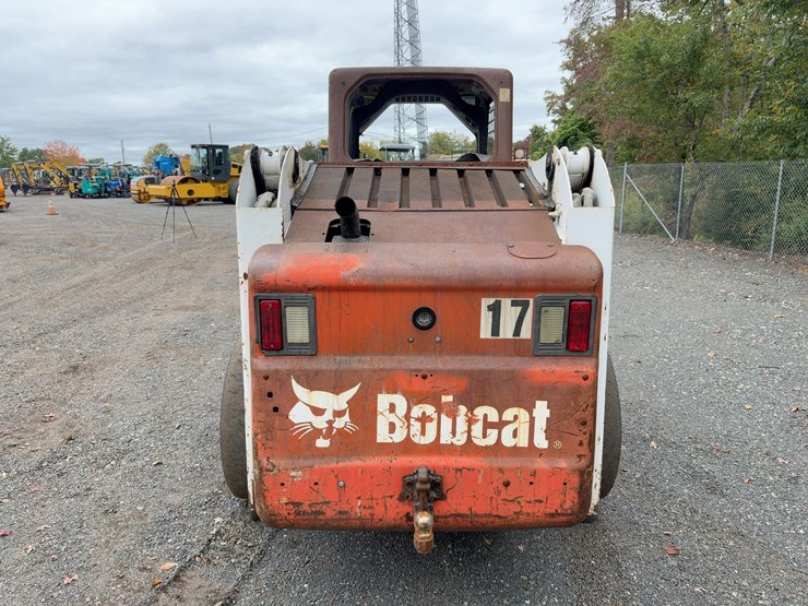 2009-bobcat-s220-image-4