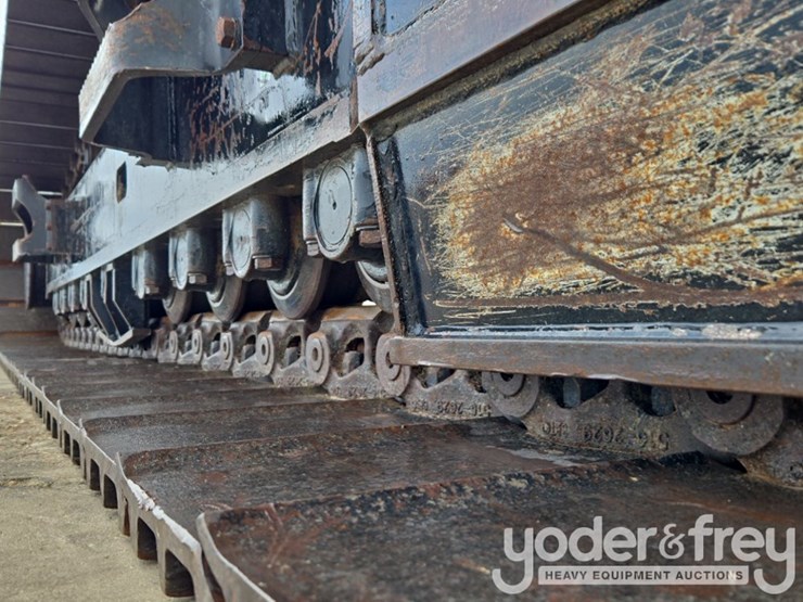 2020-caterpillar-352-image-20