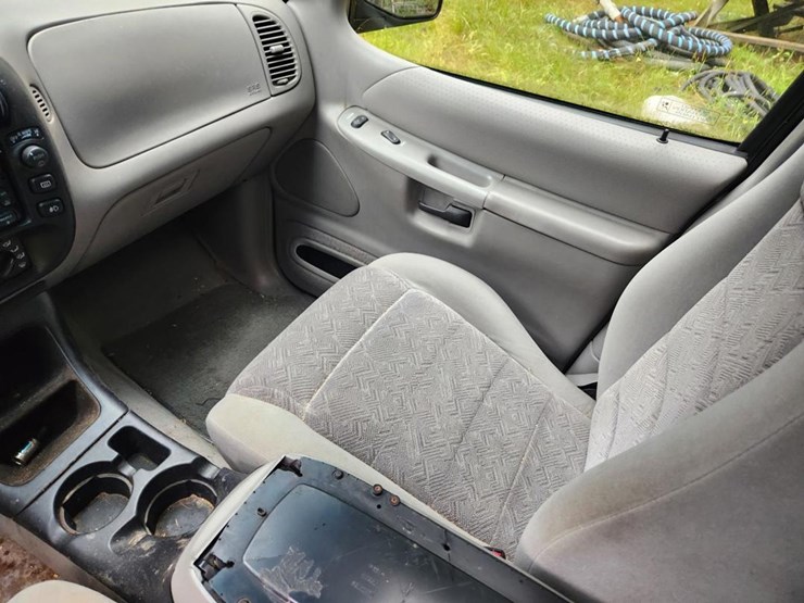 1998-ford-explorer-xlt-image-27