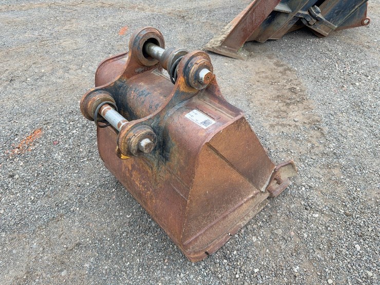 caterpillar-30-image-3