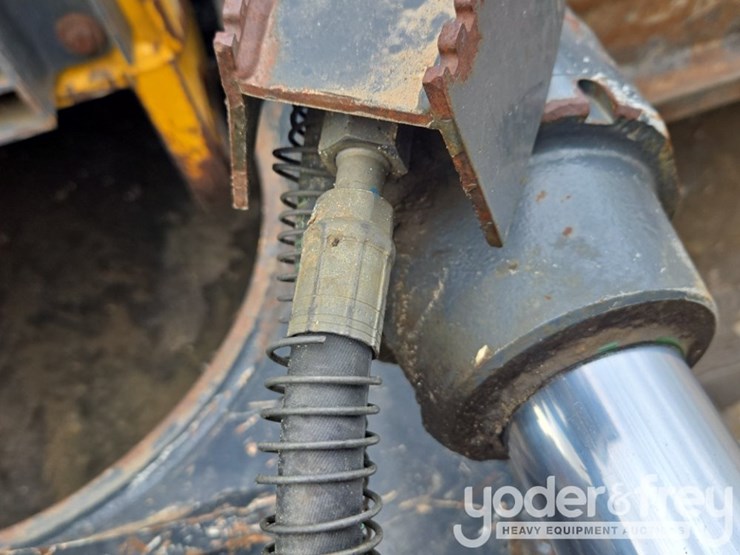 2021-deere-750l-lgp-image-28