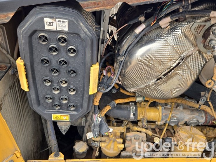 2021-caterpillar-d5-lgp-image-40