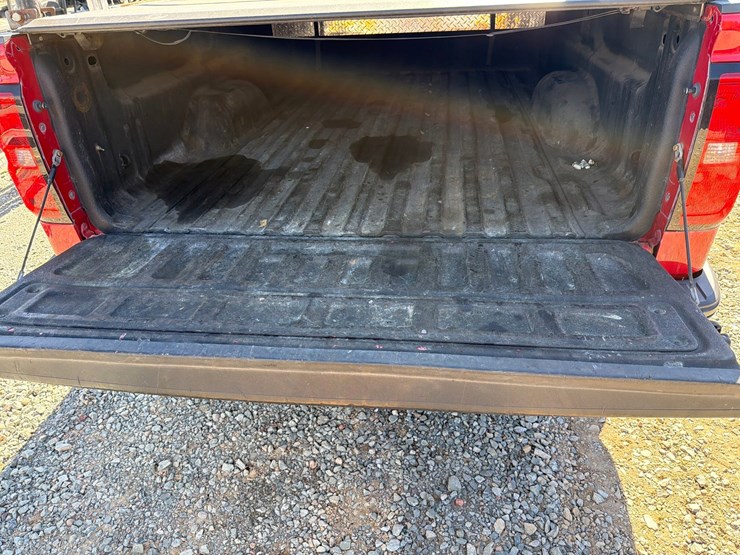 2015-chevrolet-silverado-1500-image-44