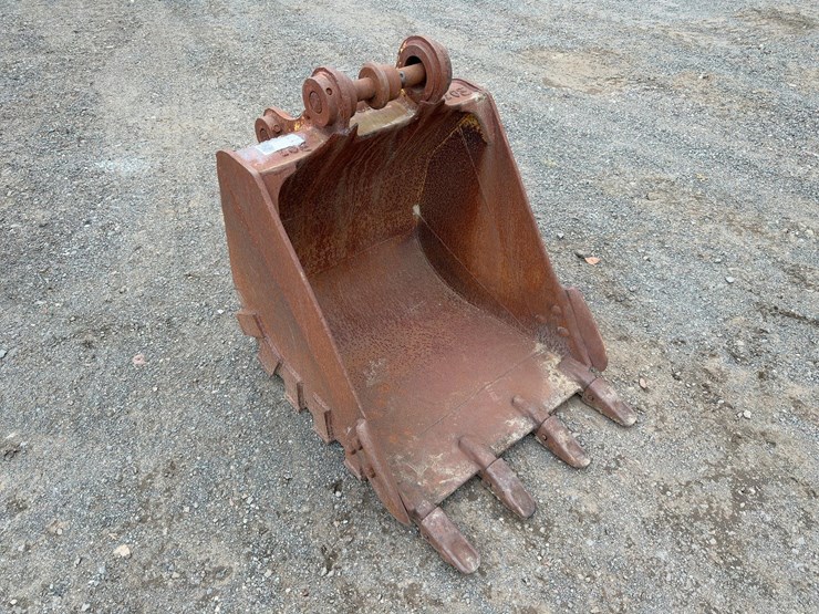 caterpillar-30-image-4