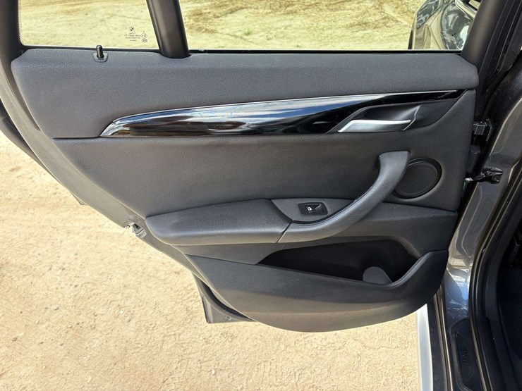 2016-bmw-x1-image-14
