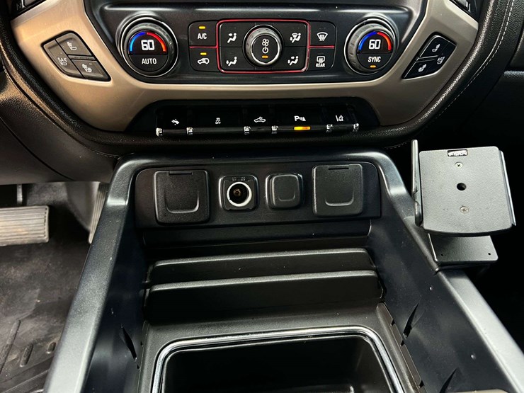 2014-gmc-sierra-1500-denali-image-17