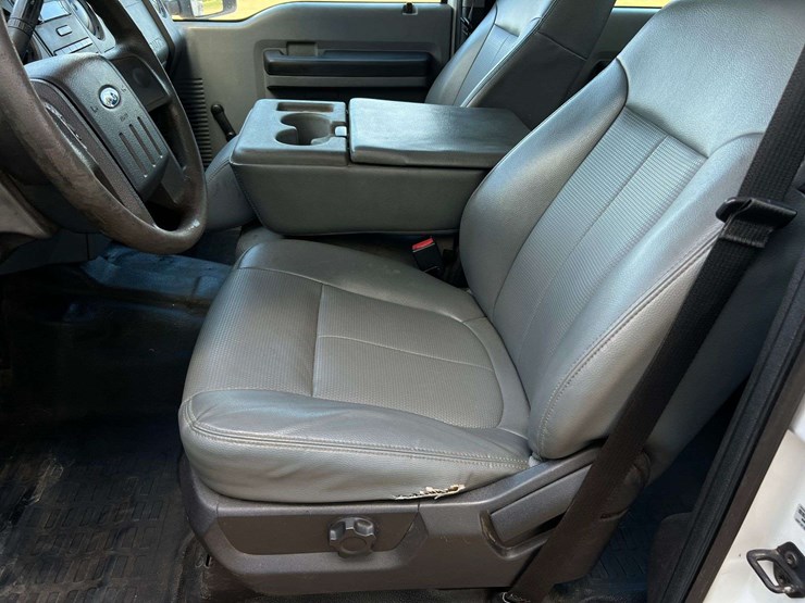2015-ford-f550-image-19