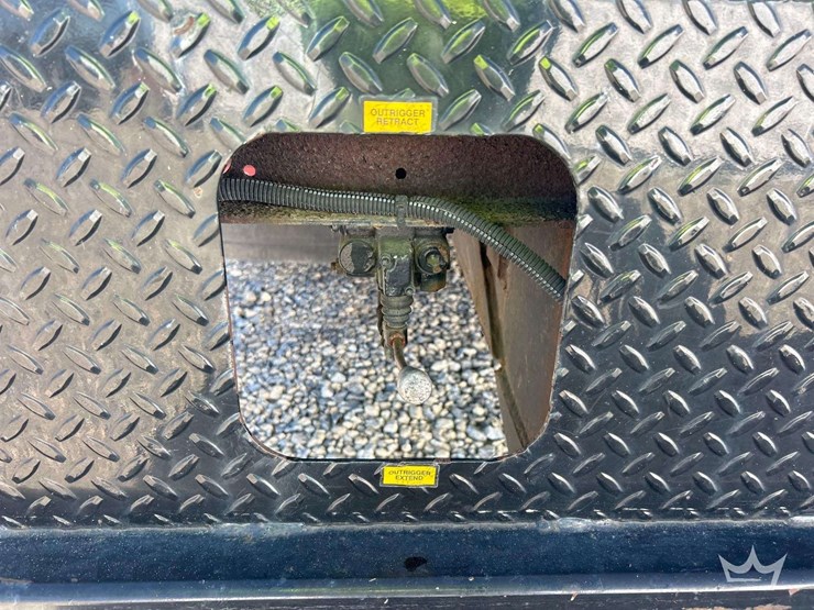 2016-ford-f550-image-23