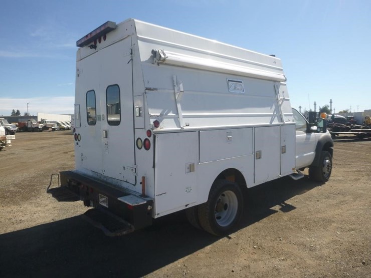 2011-ford-f550-image-3