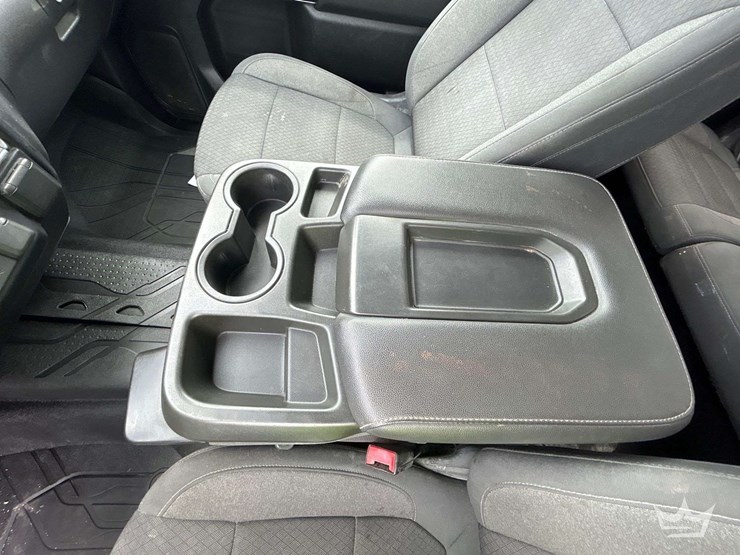 2022-chevrolet-silverado-2500-image-17