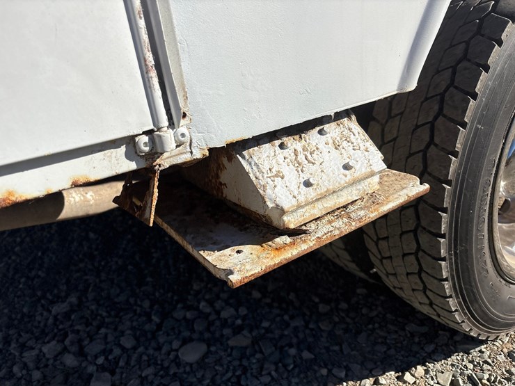 2008-ford-f550-image-31