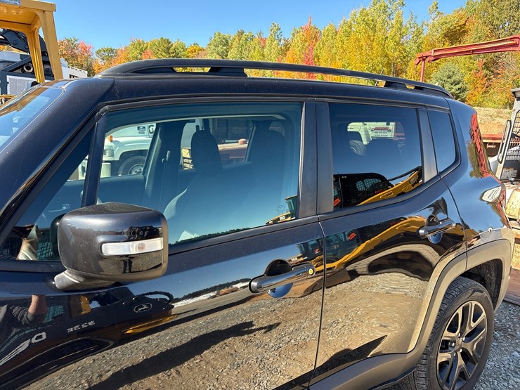 2016-jeep-renegade-image-10