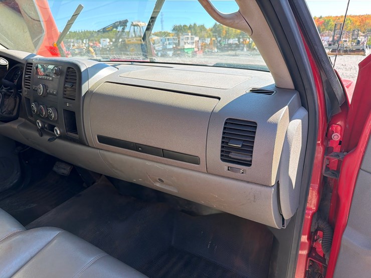 2013-chevrolet-1500-image-66