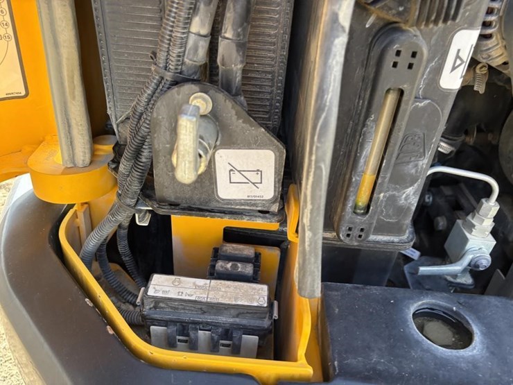 2021-jcb-3ts-8t-image-35