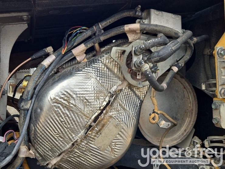 2021-caterpillar-d5-lgp-image-43