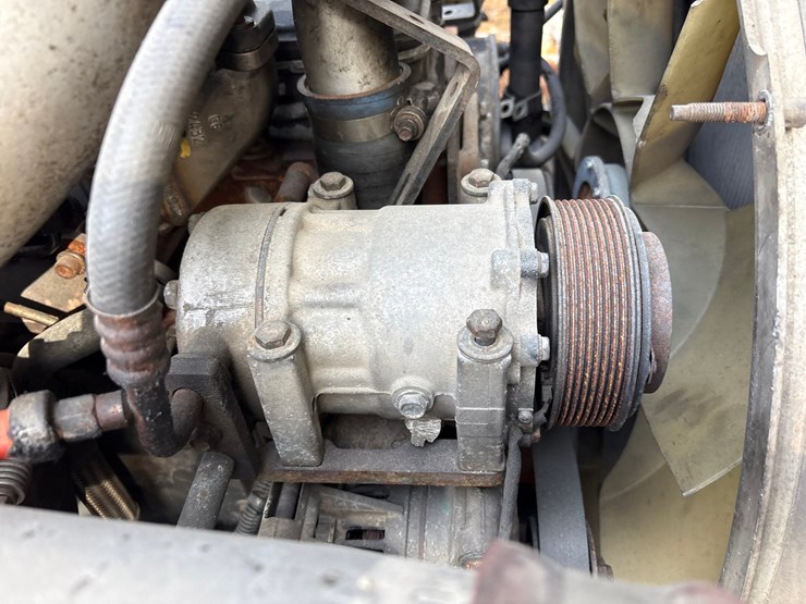 2013-kenworth-t370-image-57
