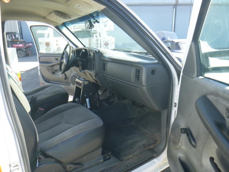 2003-chevrolet-2500hd-image-6