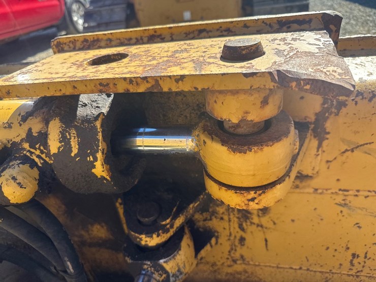 caterpillar-d3b-lgp-image-28