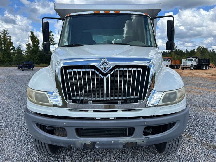 2009-international-durastar-4400-image-9