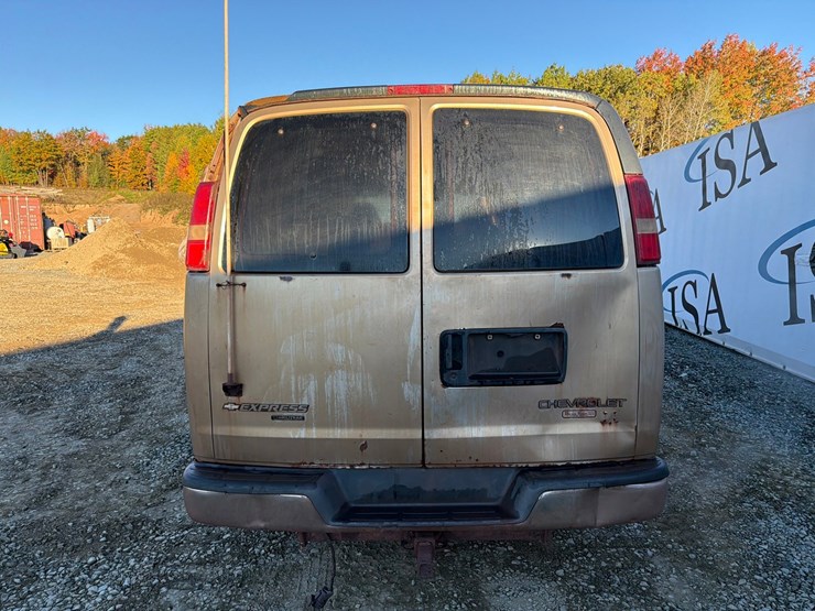 2005-chevrolet-express-3500-image-4