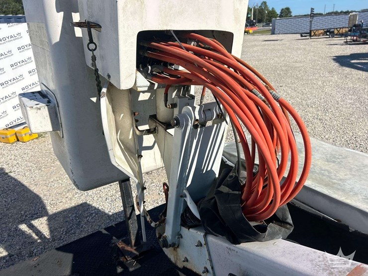 2016-ford-f550-image-13