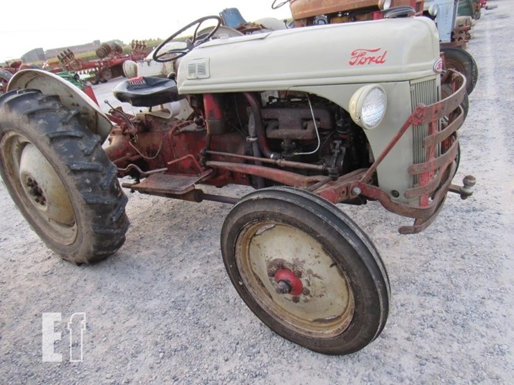 1950-ford-8n-image-8