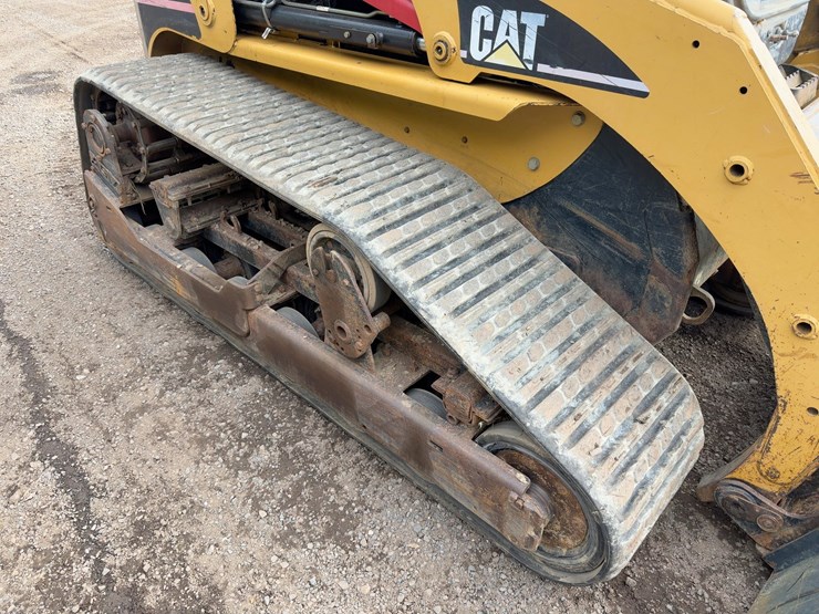2005-caterpillar-277b-image-12