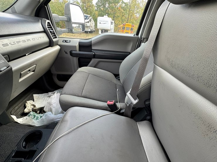 2019-ford-f350-xl-image-29